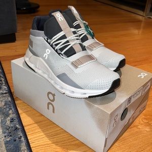 On Cloudnova Women’s 9 White/Sand